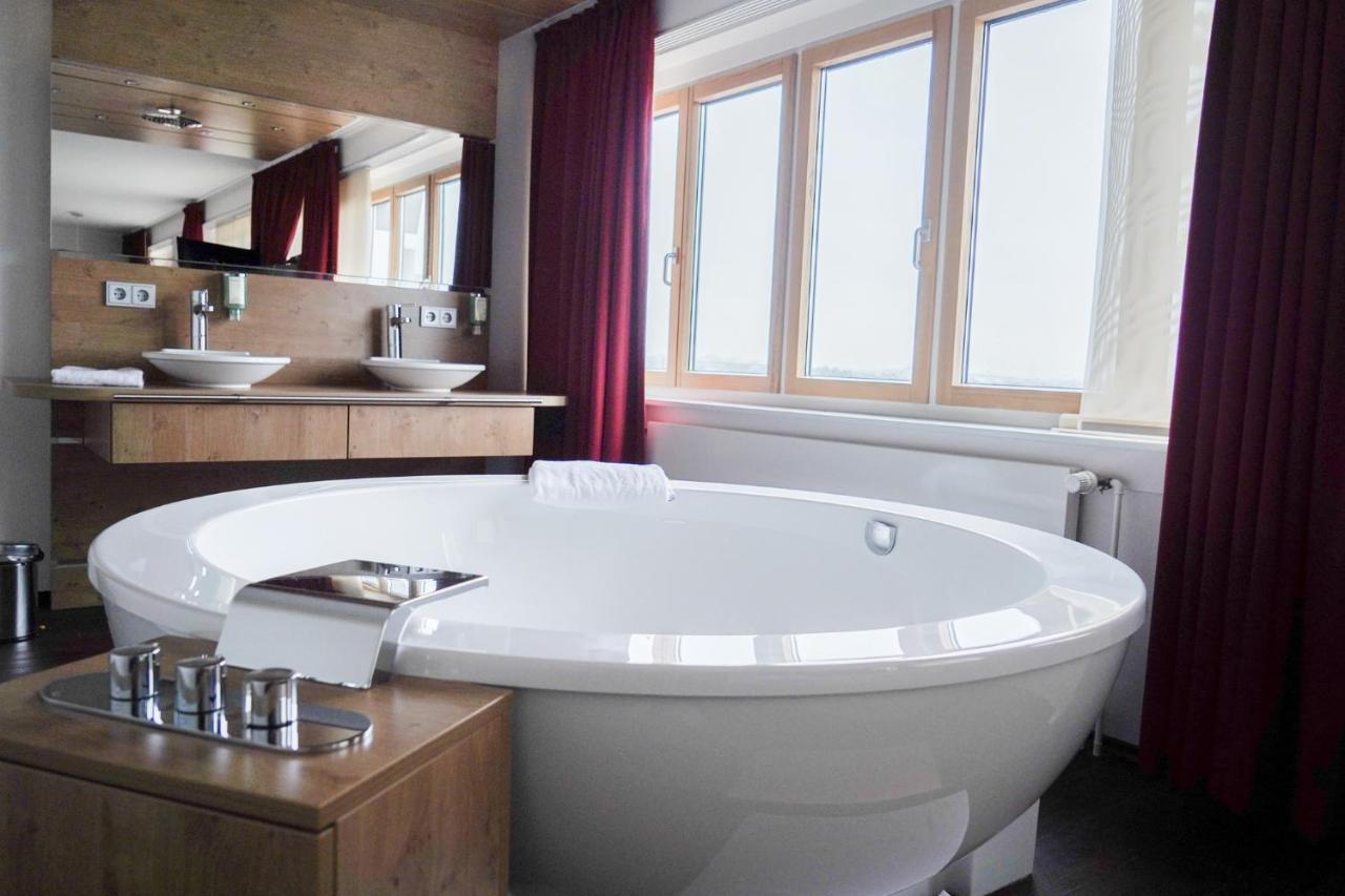 Rcadia Gaming House Bed & Breakfast Hamburg Bagian luar foto